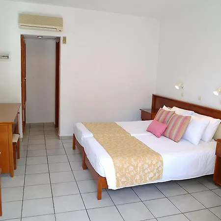 Cooee Kyknos & Hotel 4*