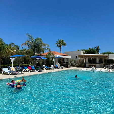 Cooee Kyknos & Hotel